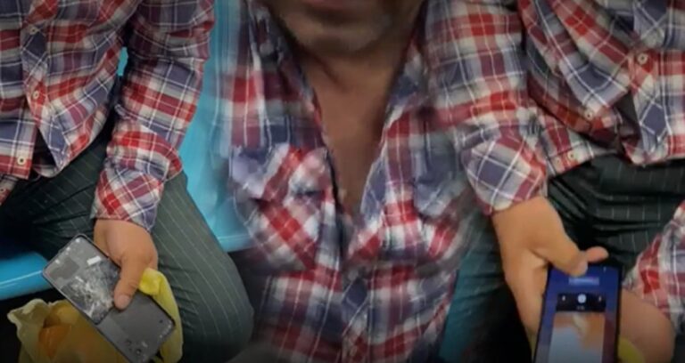 metroda taciz ettigi kadinlara saldirdi once fotograf cekti sonra yakalaninca telefonu kirdi JN1b41Yn