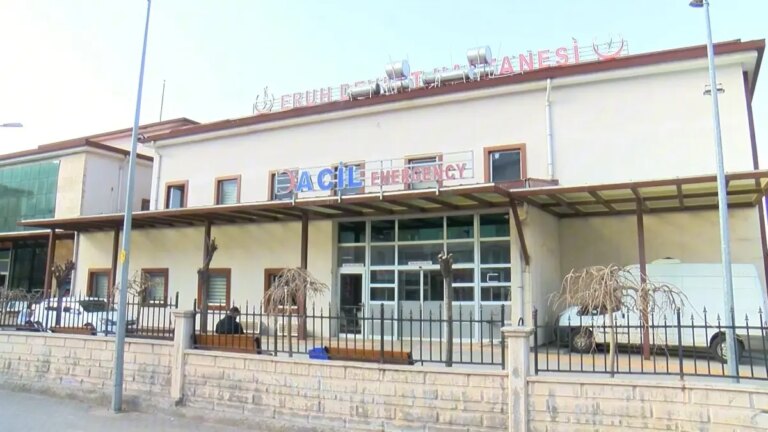 siirtte cocuk kayaliklardan dustu JQtb1Lmn