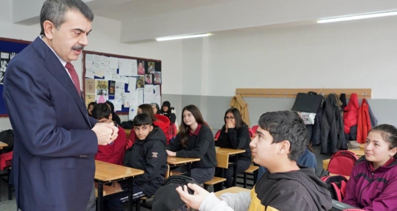 bakanin cocugu ozel okulda elazigdaki ogrenciler kitapsiz iWEqhKMQ