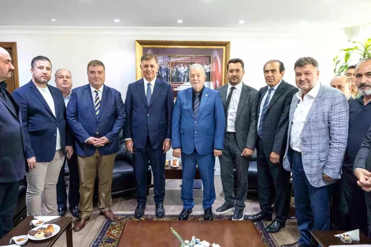 İzmir Esnafı ile Yerel Yönetim Arasında Yapıcı Diyalog izmir esnafi ile yerel yonetim arasinda yapici diyalog x6D552nt