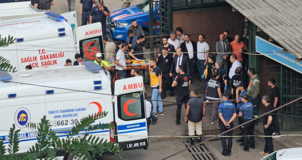 madende gocuk 1 isci hayatini kaybetti 4 isci kurtarildi R8CpG82t