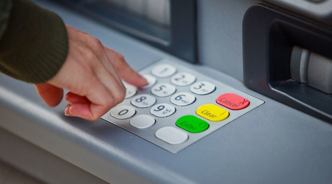 Türkiye’nin dev bankasında IBAN krizi: İşlem yapamayanlar şoke oldu turkiyenin dev bankasinda iban krizi islem yapamayanlar soke oldu FdW363Ps