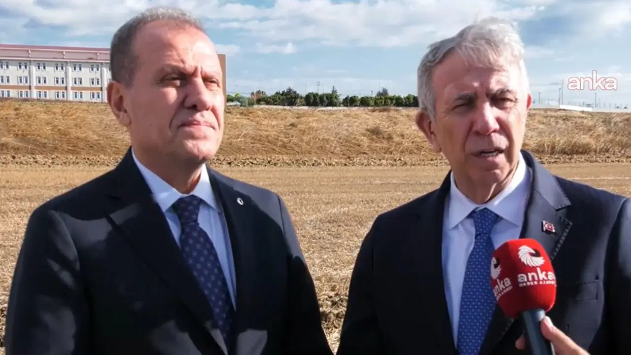 Vahap Seçer ve Mansur Yavaş, Silivri Cezaevi sonrası konuştu: ‘Partimizin bütünü saldırı altında’ vahap secer ve mansur yavas silivri cezaevi sonrasi konustu partimizin butunu saldiri altinda RrTqKXlg