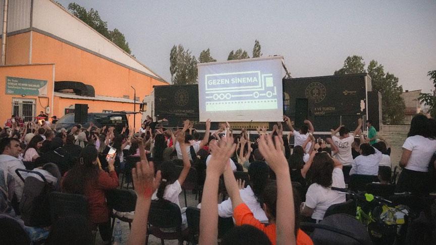 bir anadolu senligi bereketi 5 sehirde 898 bin 608 kisi sanatla bulustu Lurap2i5