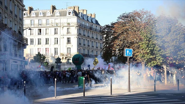fransizlar hukumetin kemer sikma politikalarina karsi grevde rjNjIJfn