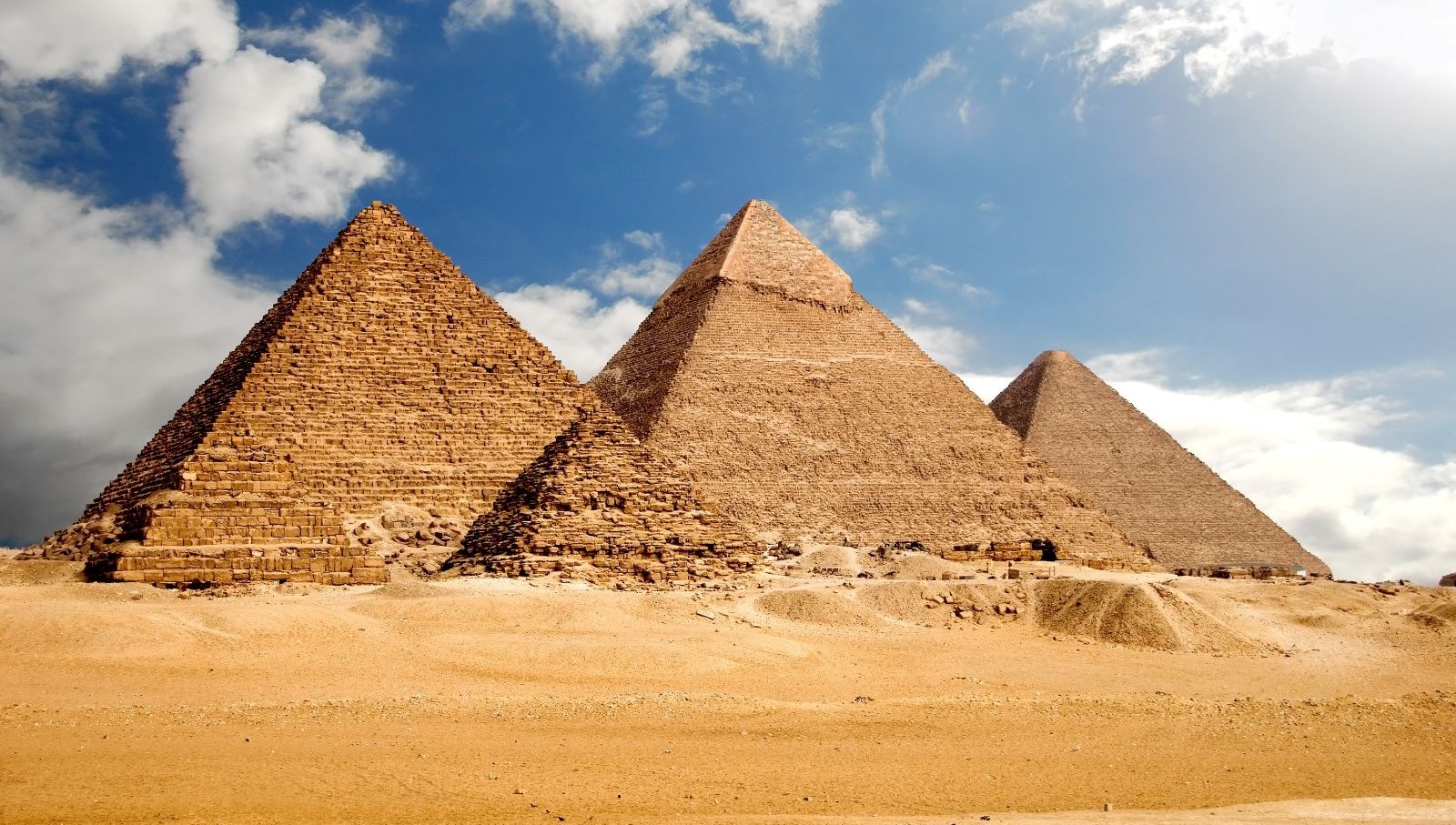 piramitlerin bitmeyen sirri yer alti dunyasina acilan uc kuyu kesfedildi GbDeQMeI.jpg