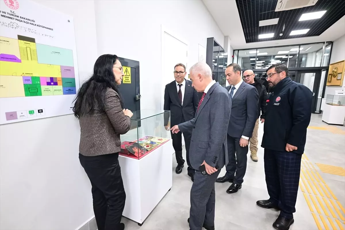 vali ugur turandan halk kutuphanesine ziyaret hxxqaYXO