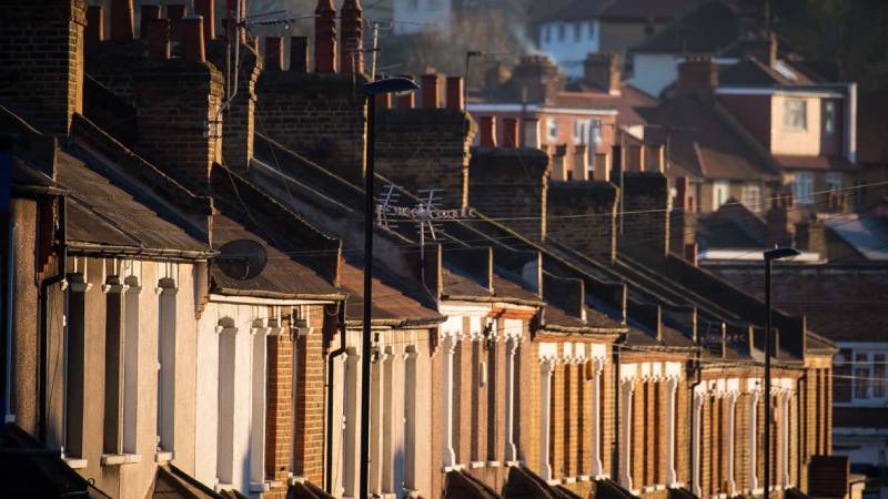 airbnb londrada siddet ve istismar magduru kadinlar icin ucretsiz konaklama saglayacak YrQ1FPrg.jpg