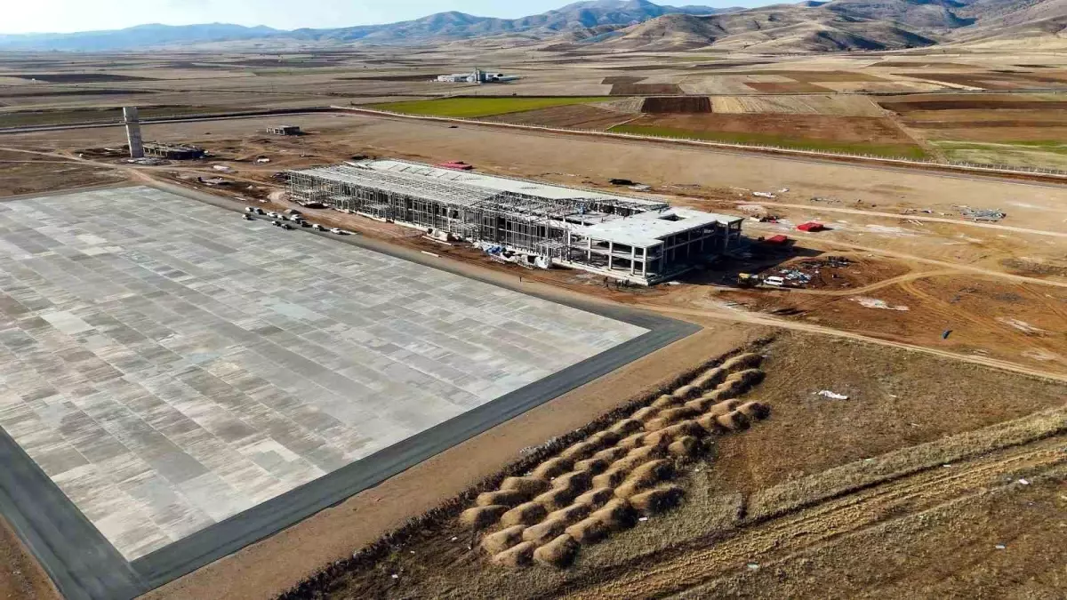 gumushanede yeni havalimani insaati hizla devam ediyor 98Qefzr1.jpg