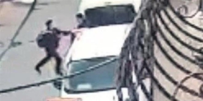 ortaokulda 7 sinif ogrencisi arkadasini bicakladi rUsxkMdq.jpg