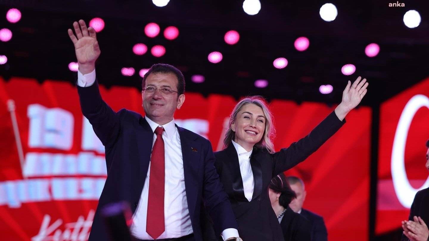 ozgur ozel acikladi dilek imamoglunun diplomatik pasaportunu iptal etmisler vkiIIiN5.jpeg