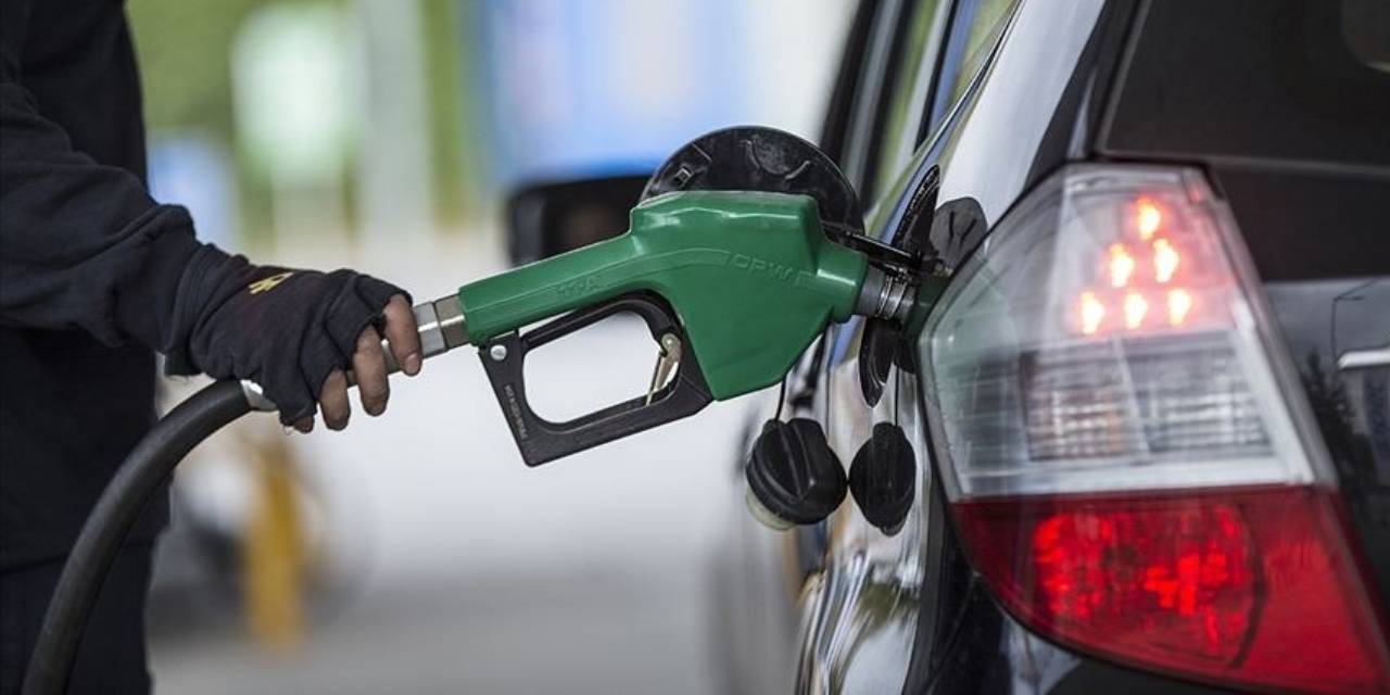 Benzine üçüncü indirim kapıda! 2 lira 83 kuruş inmişti