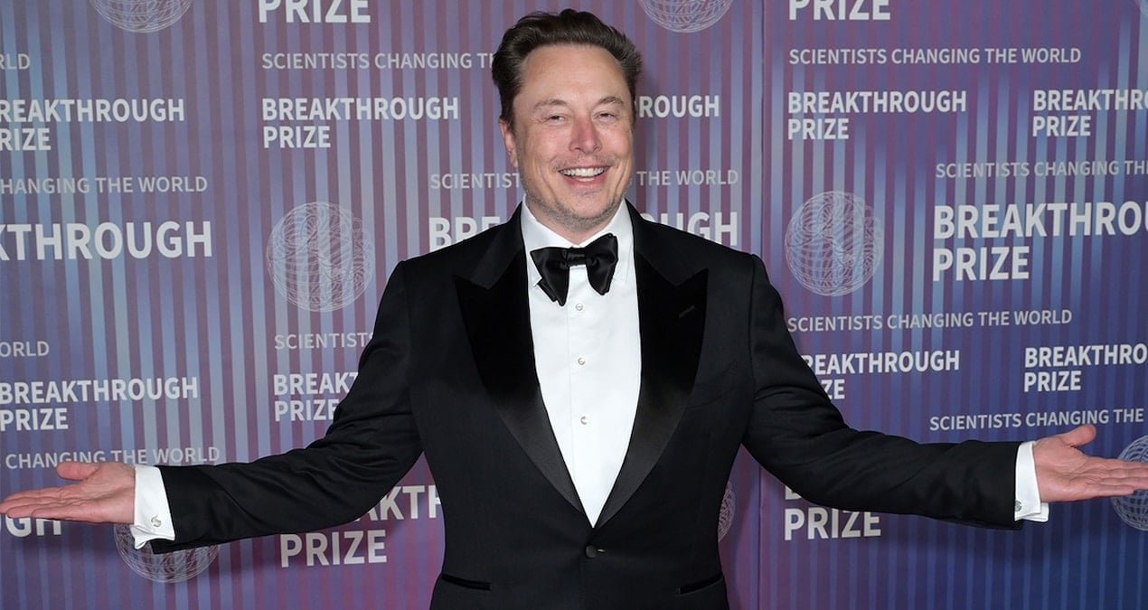 Elon Musk servetiyle bir kez daha tarihe geçti