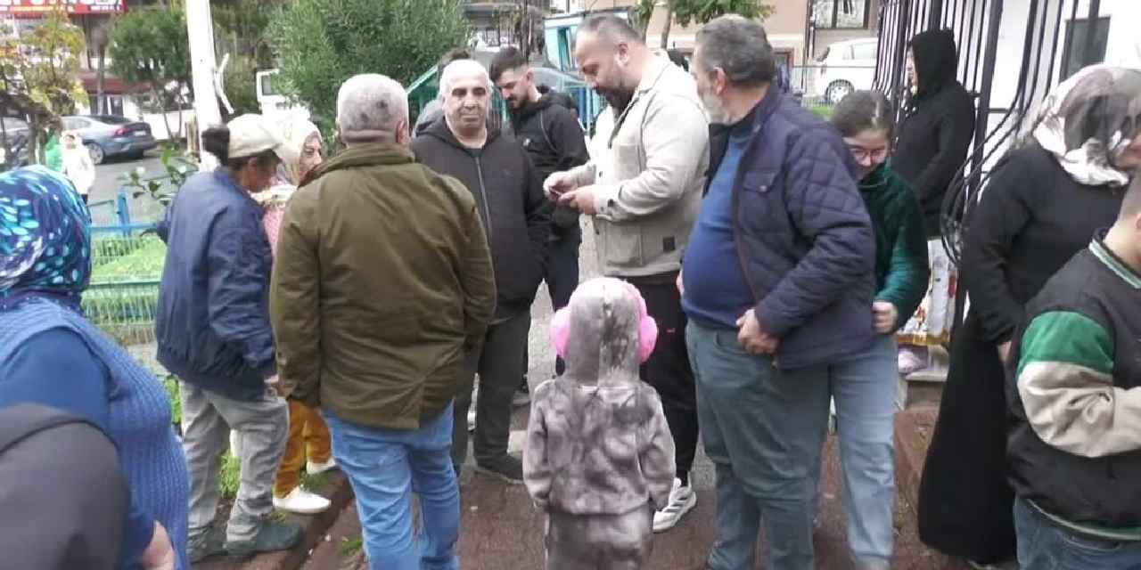 Kışlık ihtiyaç dağıtımında izdiham çıktı: Ürünler dakikalar içinde tükendi