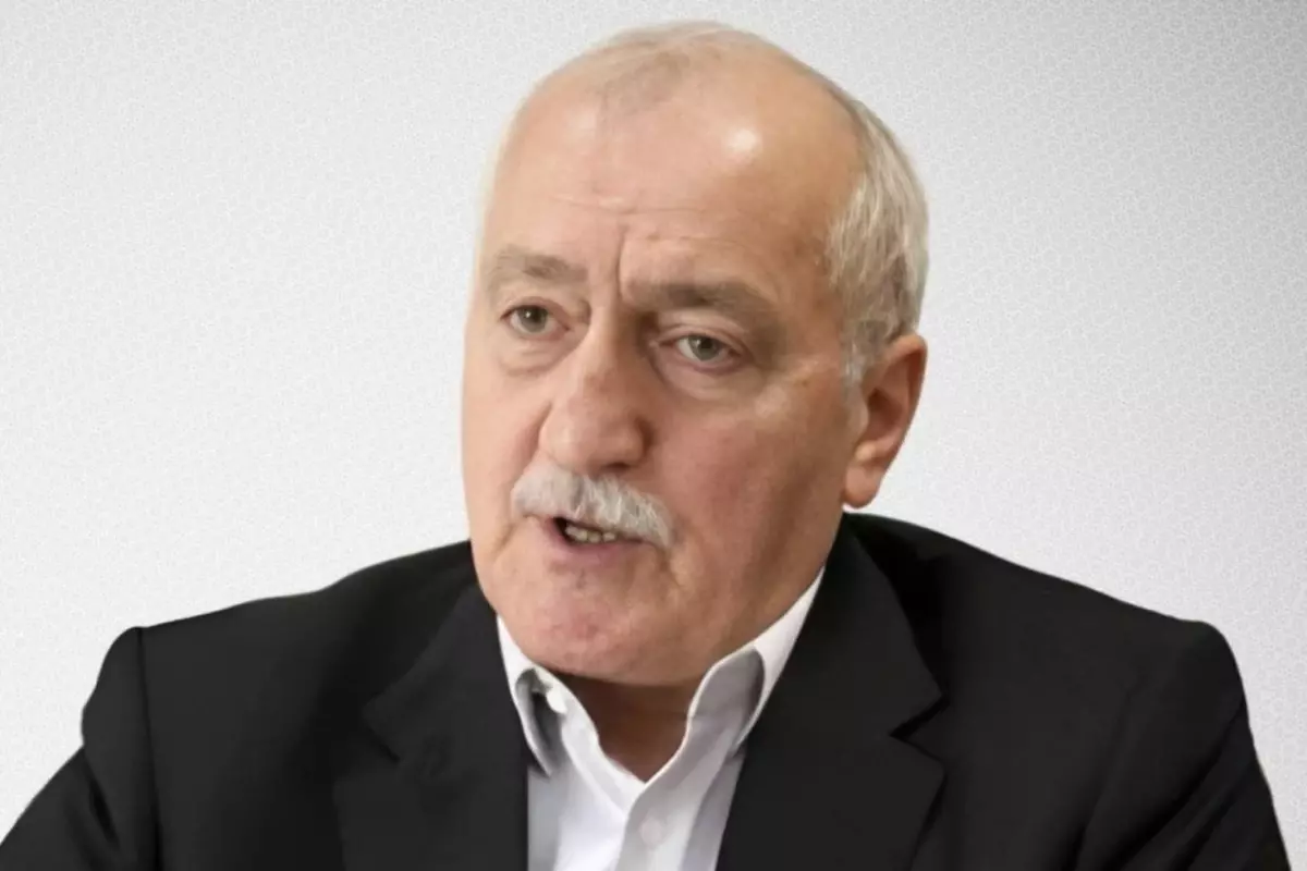 Eski İçişleri Bakanı Sadettin Tantan hastaneye kaldırıldı! Ailesinden açıklama var