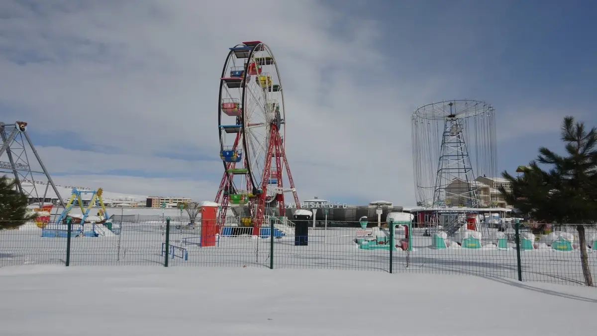 Van’da Kar Yağışı Etkisini Yitirdi