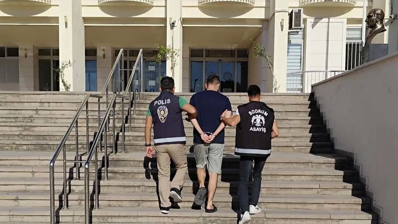 44 ayrı suçtan kaydı vardı: Bodrum’da firari hükümlü, saklandığı adreste yakalandı Img