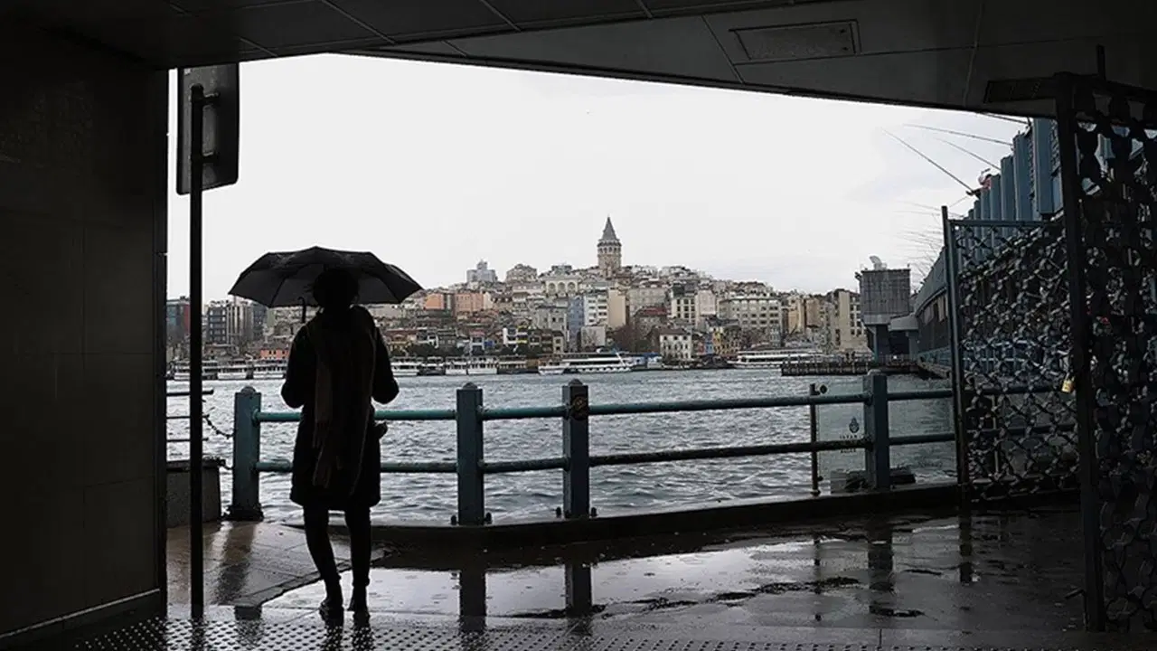 AKOM’dan saatli uyarı: İstanbul’a sağanak yağış geliyor Img