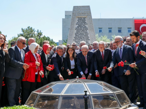 Yeni parti a takimi belli oldu 1kADkXTV